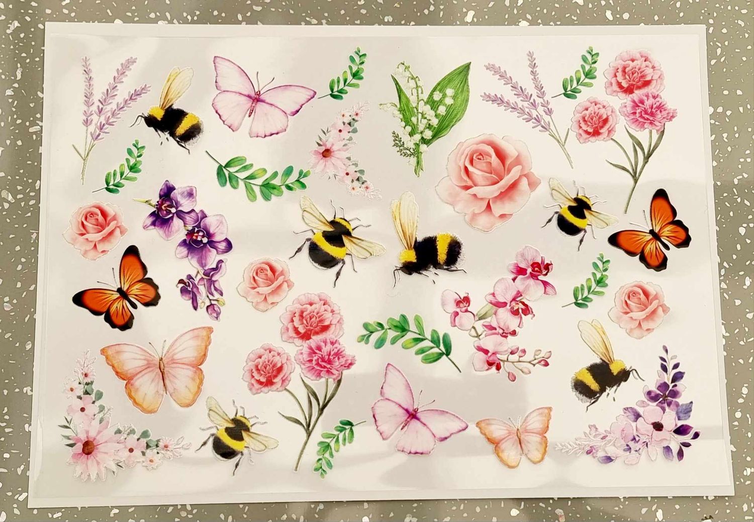 Floral Bees A4 Theme Sheet
