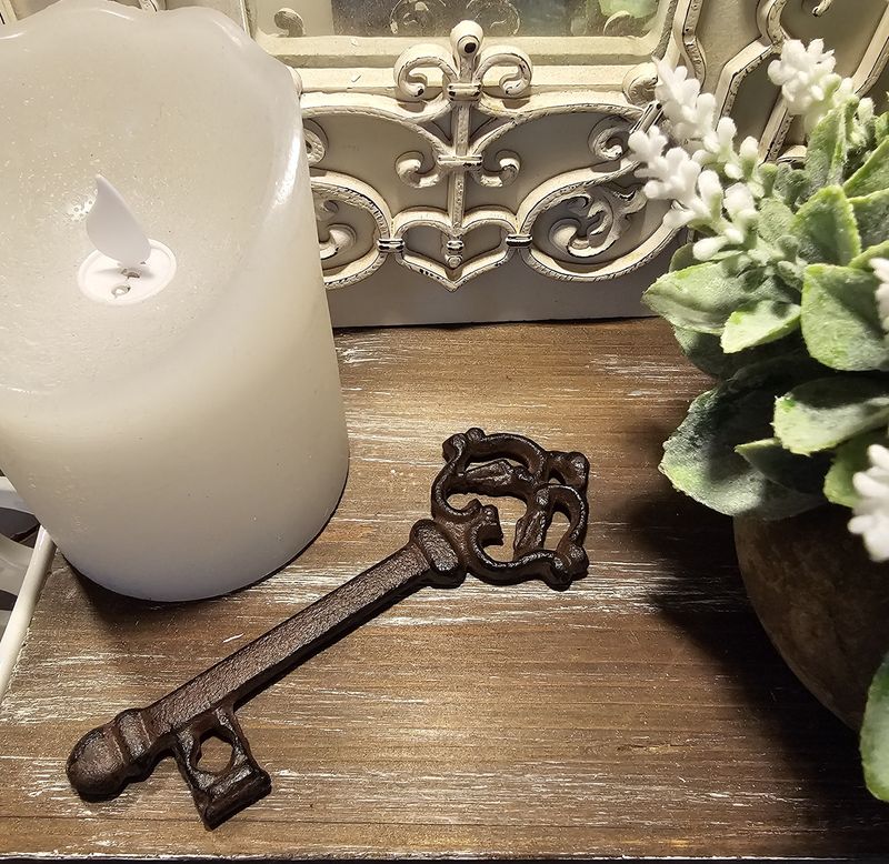 Antique Style cast iron key medium