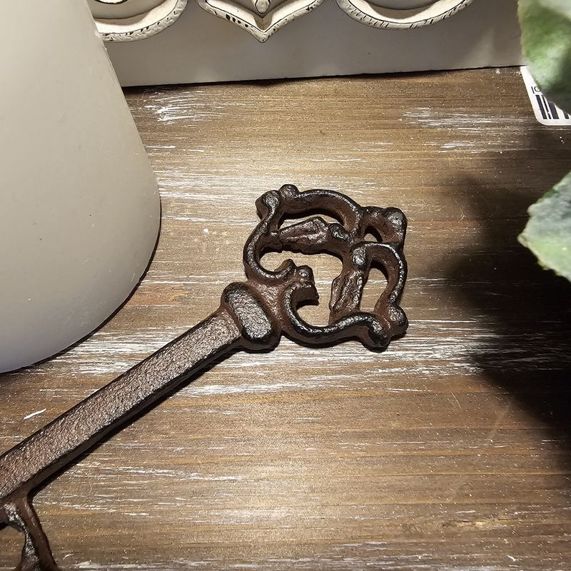 Antique Style cast iron key medium