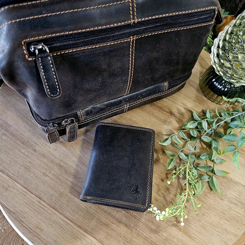 The Clint Brazilian Leather Wallet - Portrait