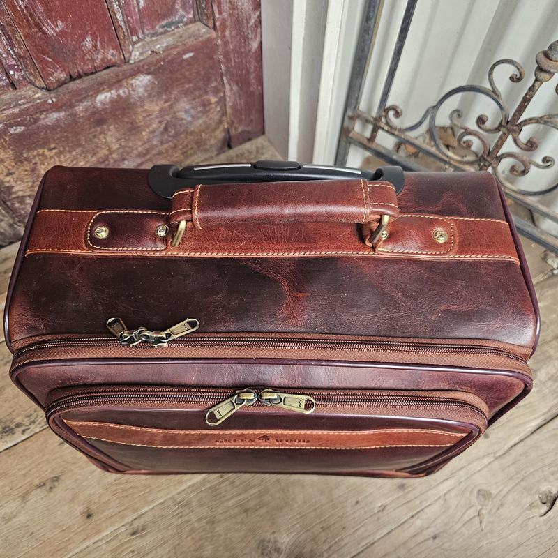 The Carter Leather 4 Swivel Wheel Travel Bag