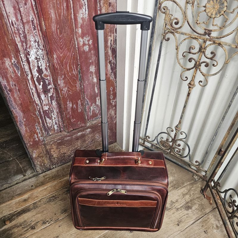 The Carter Leather 4 Swivel Wheel Travel Bag
