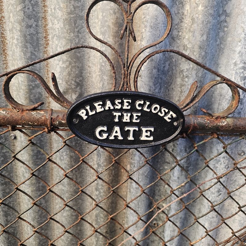 Please Close the Gate Cast Iron Sign