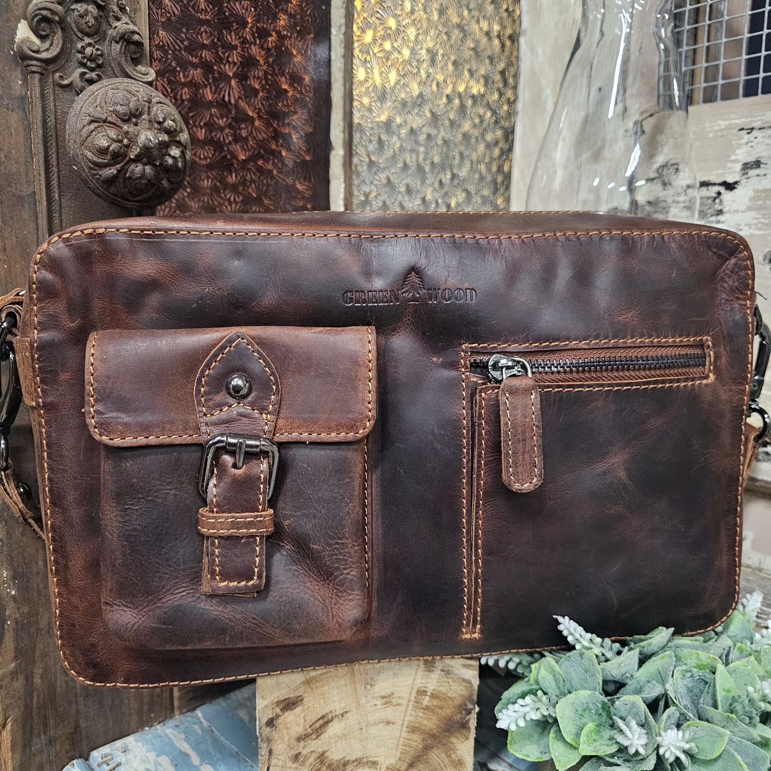 The Tourist Leather Shoulder Bag, Colour: Sorghum
