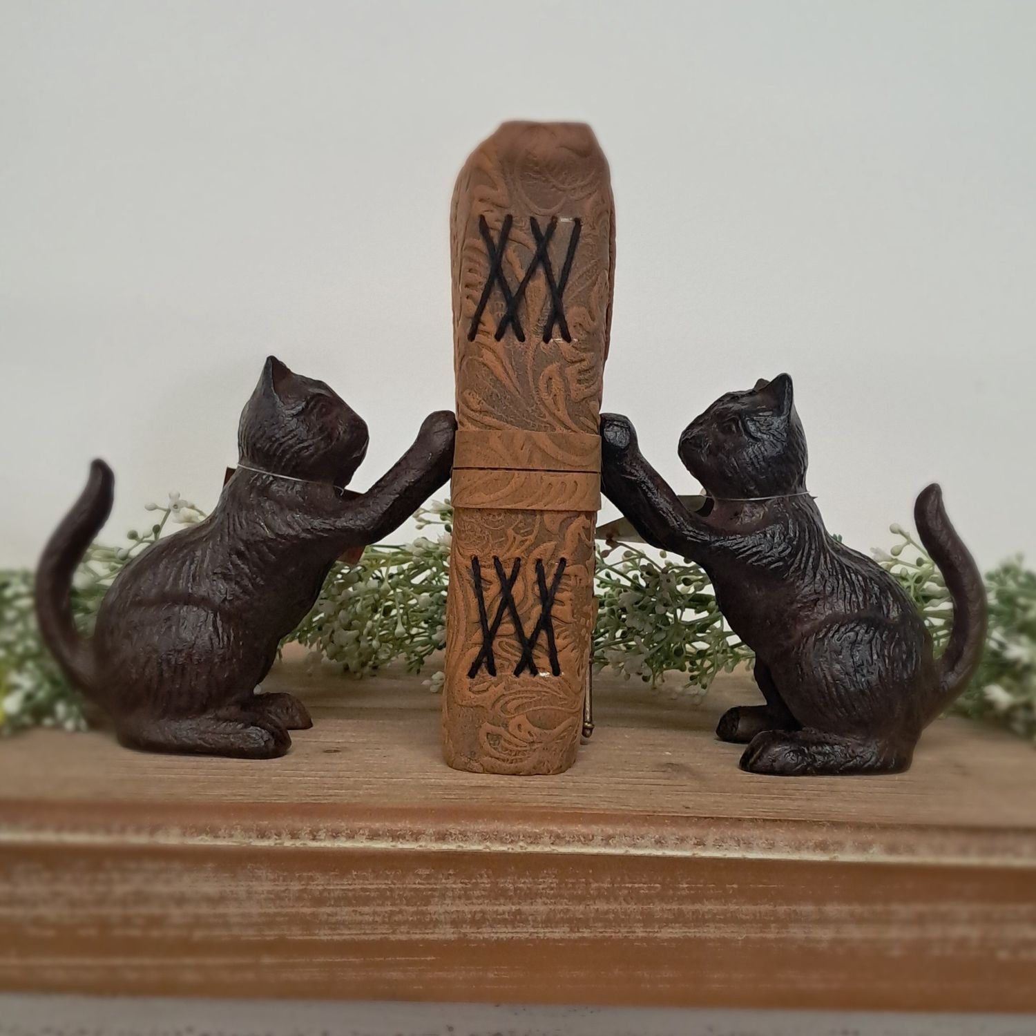 Cast Iron Cat Bookends s/2