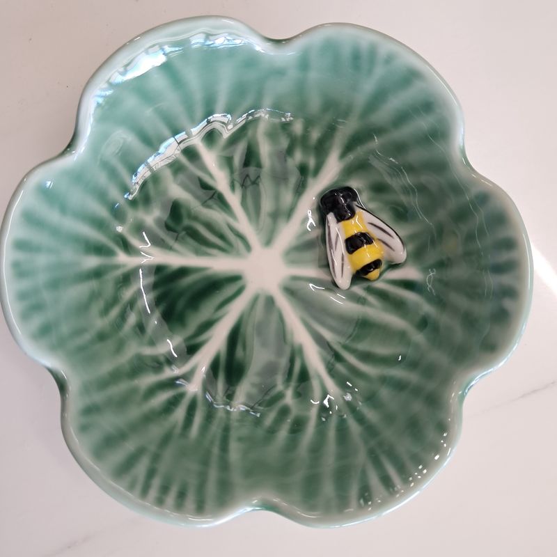 Abeille Cabbage Leaf w/Bee Ceramic Trinket Bowl