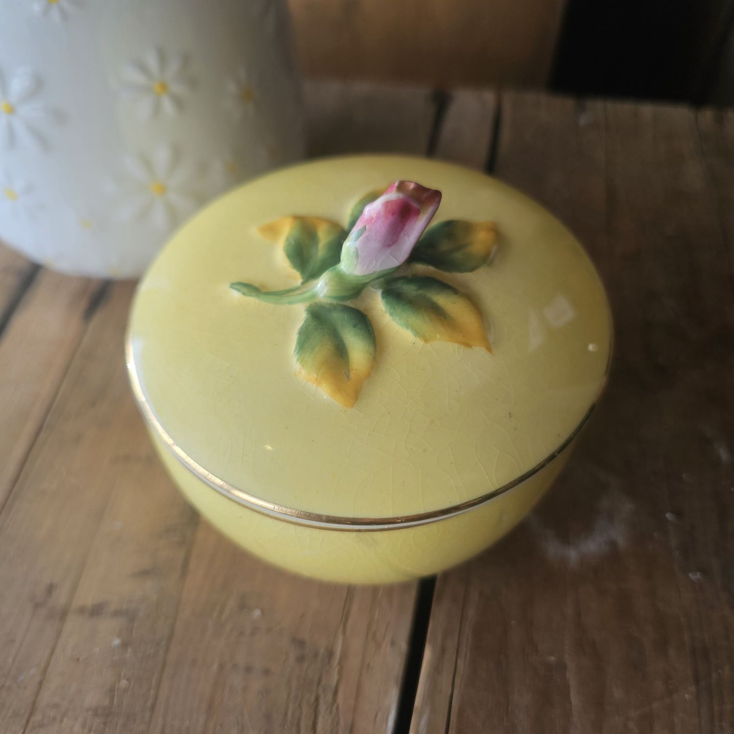 Royal Winton Yellow Rose Bud Powder Bowl
