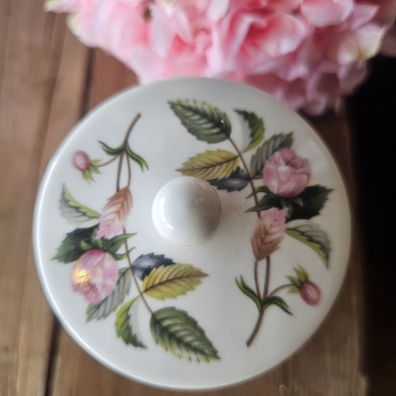Wedgwood Hathaway Rose Lidded Trinket Bowl