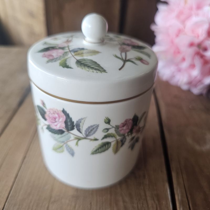 Wedgwood Hathaway Rose Lidded Trinket Bowl