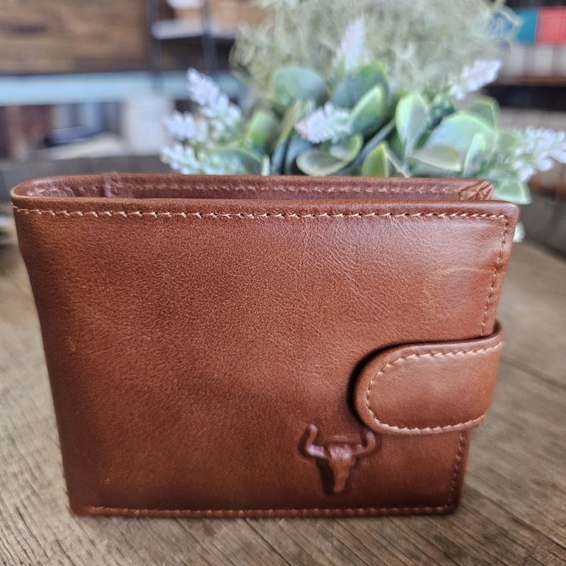 The Angus Tooled Bull Leather Wallet