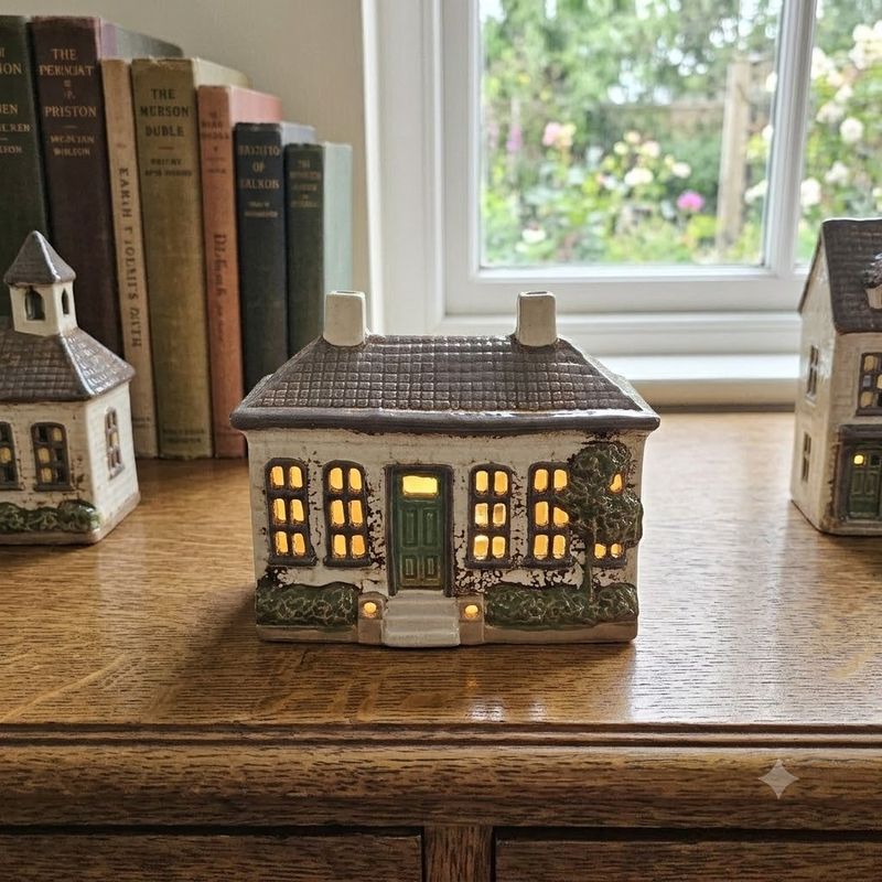 Tiny Town Green Ceramic Garden Cottage - Tealight