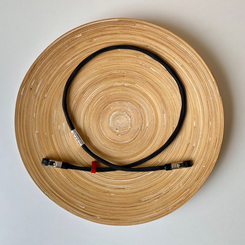 IKIGAI Audio SUGURE 100Mbit ethernetkabel met 2 puur zilveren 5N monokristal 4 verschillende EMI/RFI afschermingen vanaf 1,0 meter