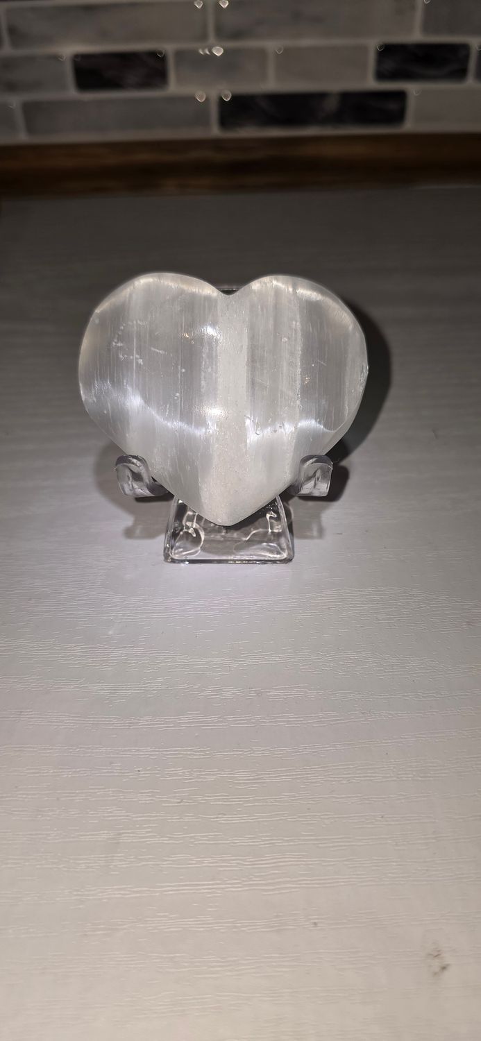 Selenite Heart [75 -99g]