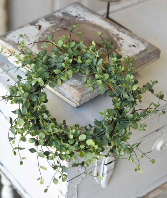 Vine Wreath, Size: 16&quot; Diameter