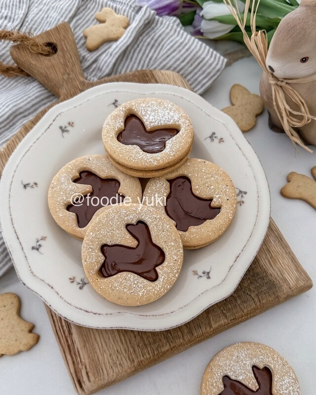Easter linzer cookies set