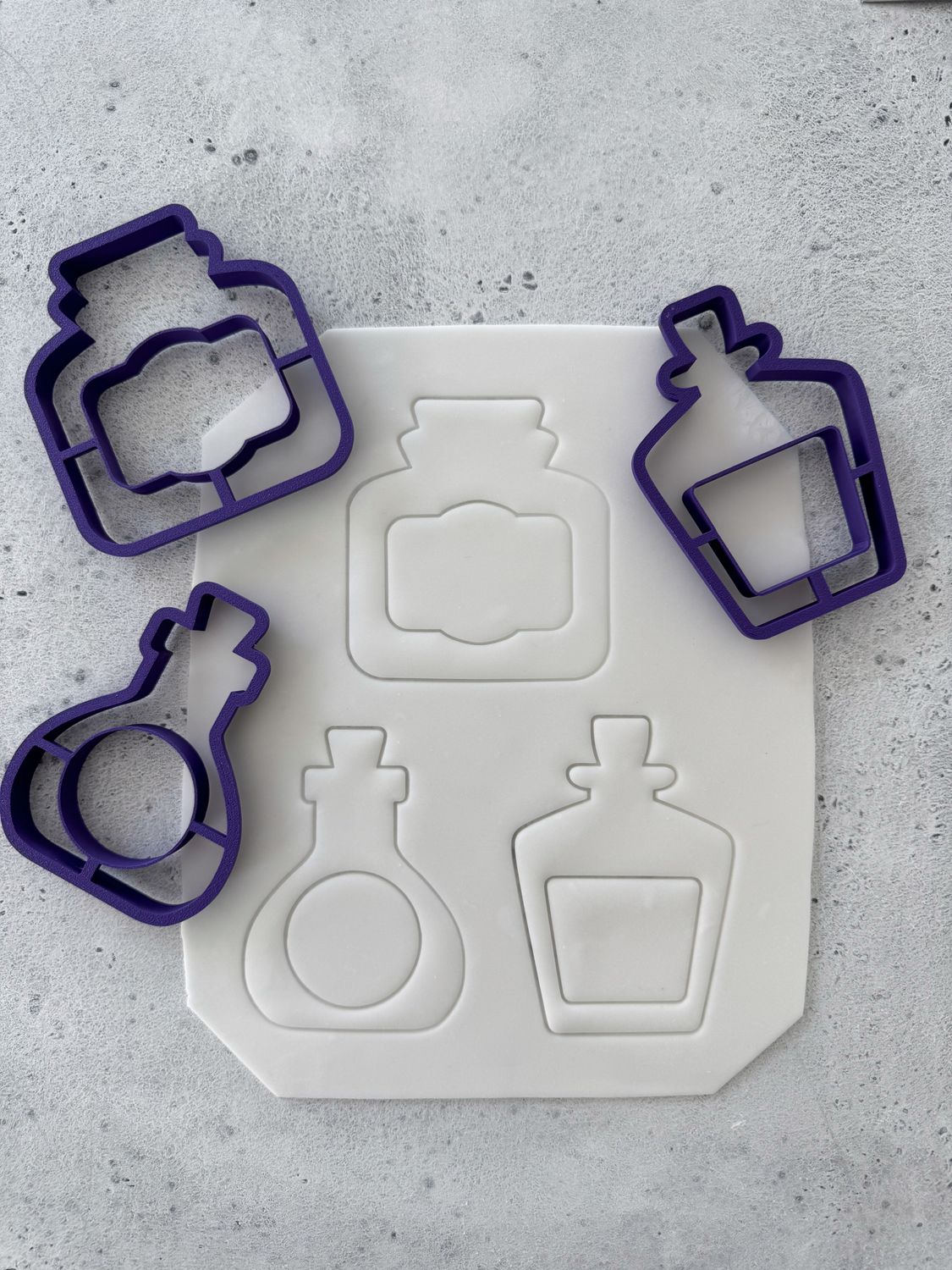 Magic potion bottles shaker cookie cutter set