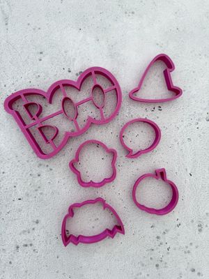 Cute Halloween cookie cutter set