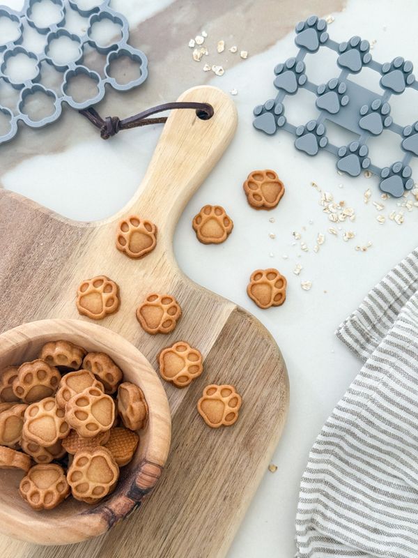 Mini treats cookie cutter- paw