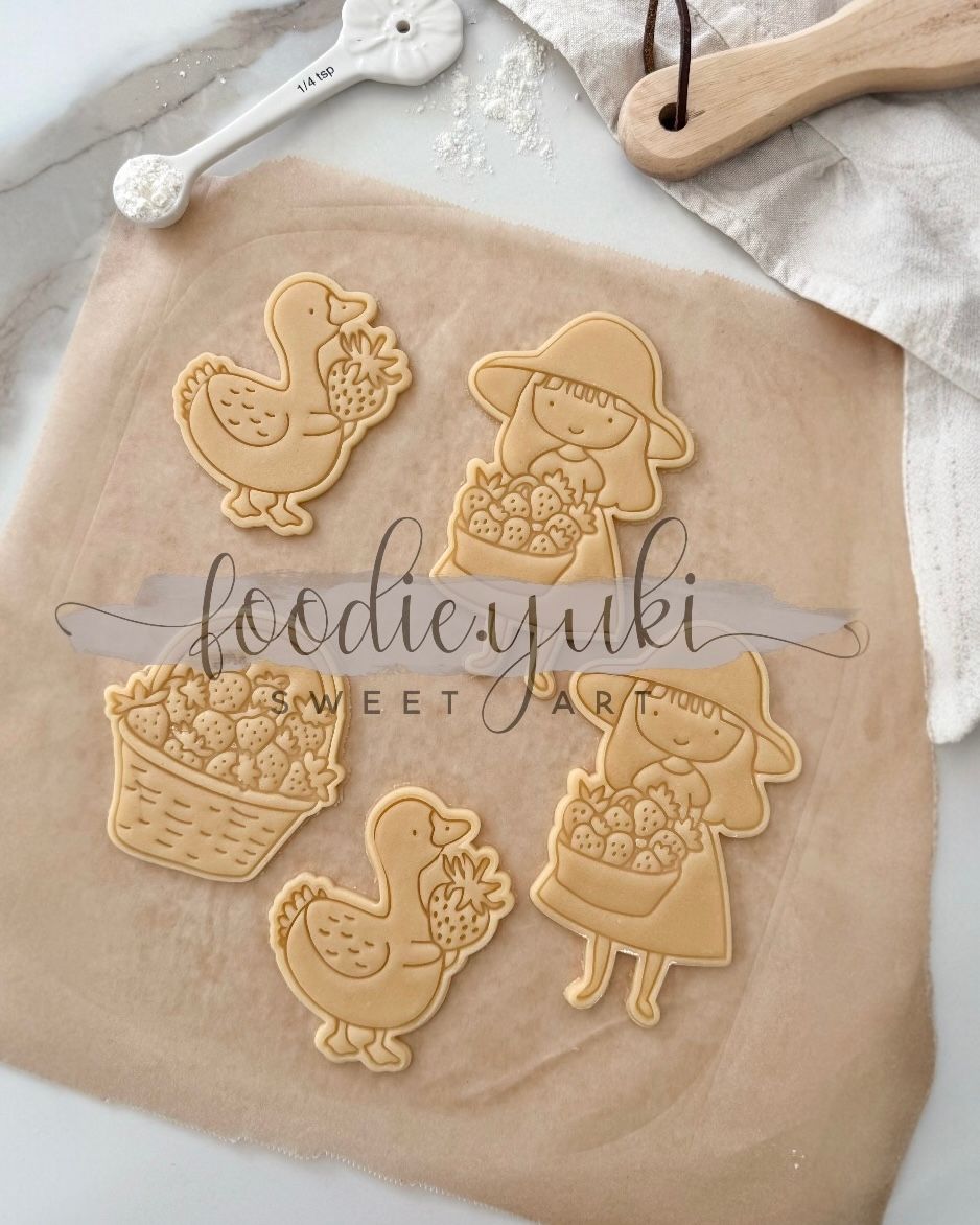 Strawberry cottage cookie cutter set of 6