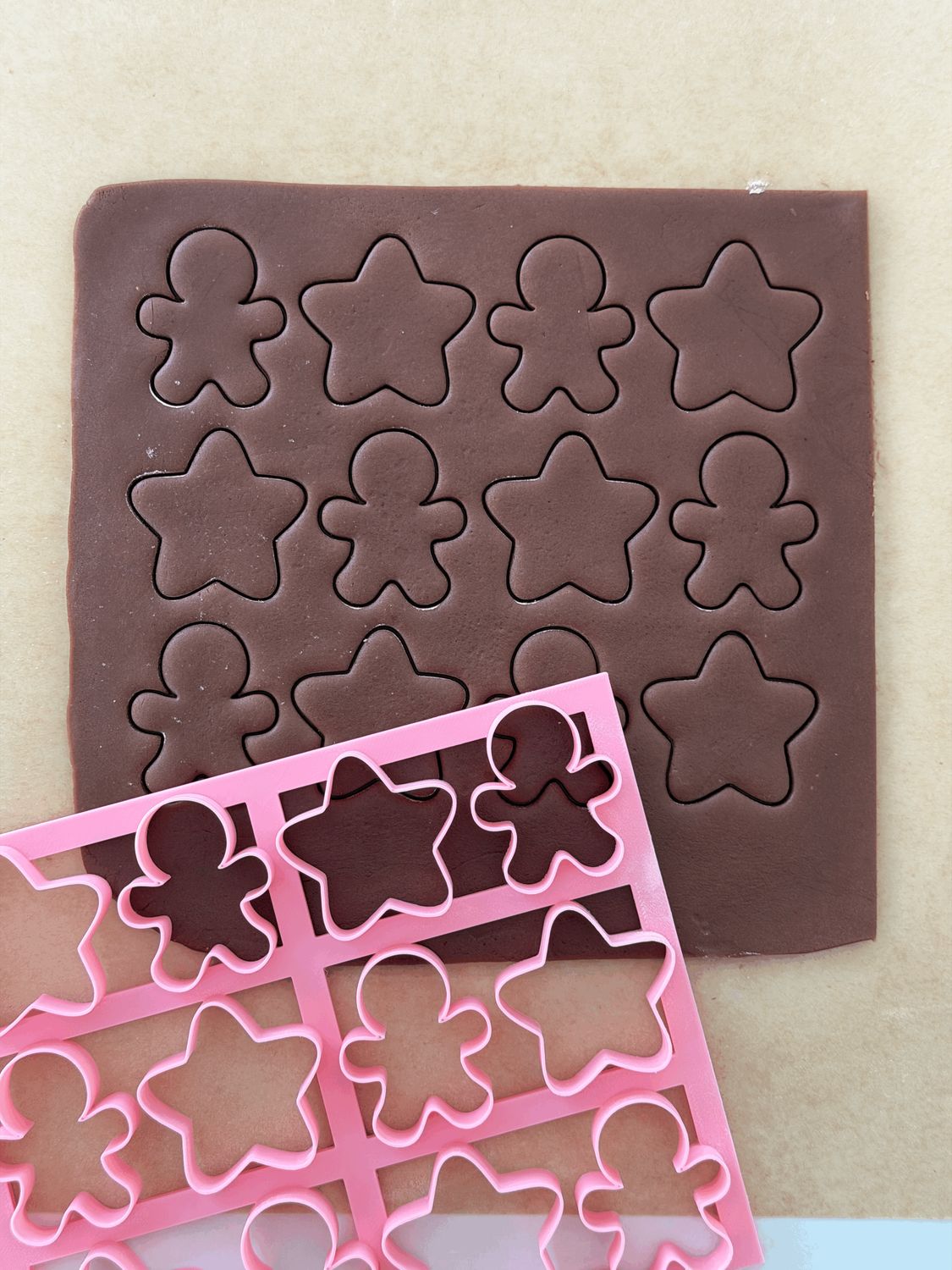 Gingerbread multi-shape cookie cutter