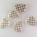 Small White &amp; Gold Criss-Cross Triangle
