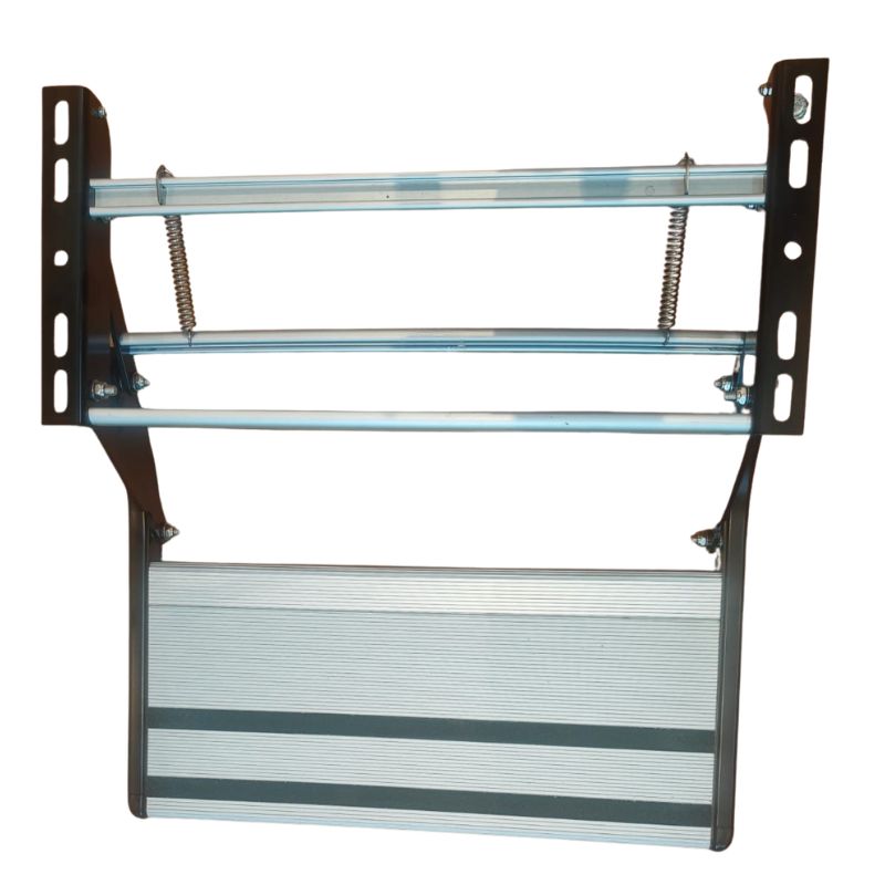 Single pull-out folding caravan step