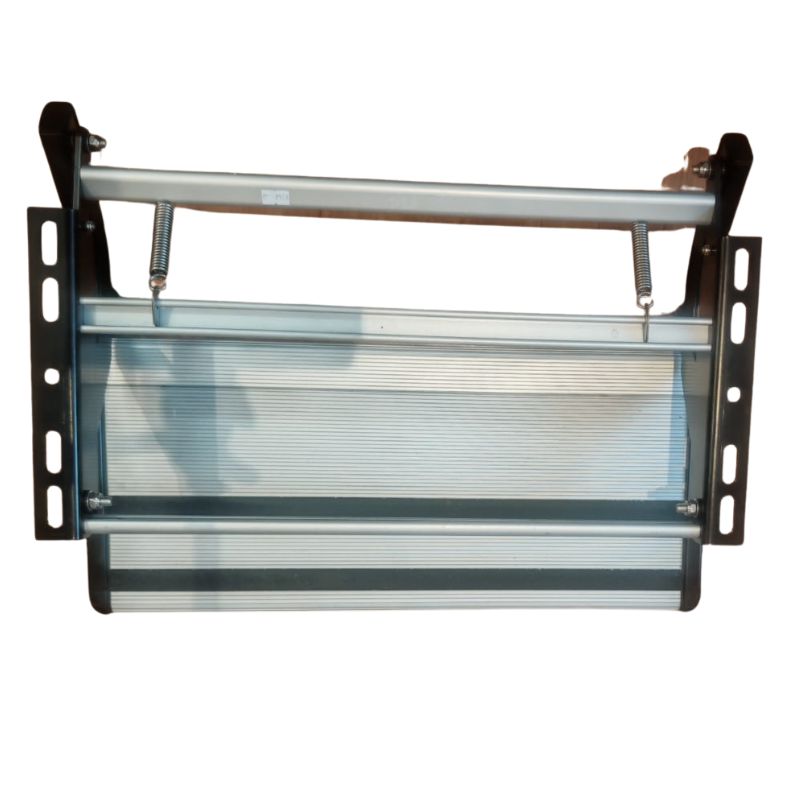 Single pull-out folding caravan step