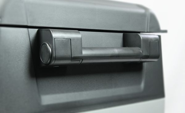 SnoMaster 36.5L Plastic Mobile Fridge/Freezer DC With 220V Power Adapter - Grey SnoMaster 36.5L Plastic Mobile Fridge/Freezer DC With 220V Power Adapter - Grey