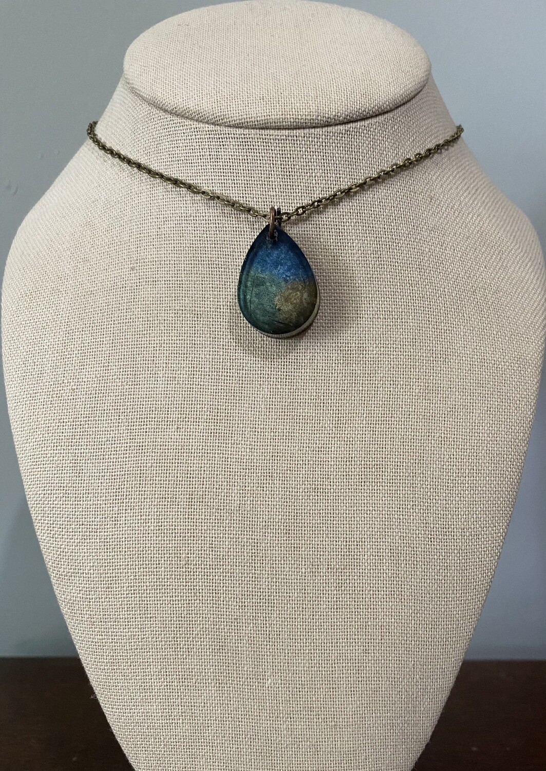 Tri Color Teardrop