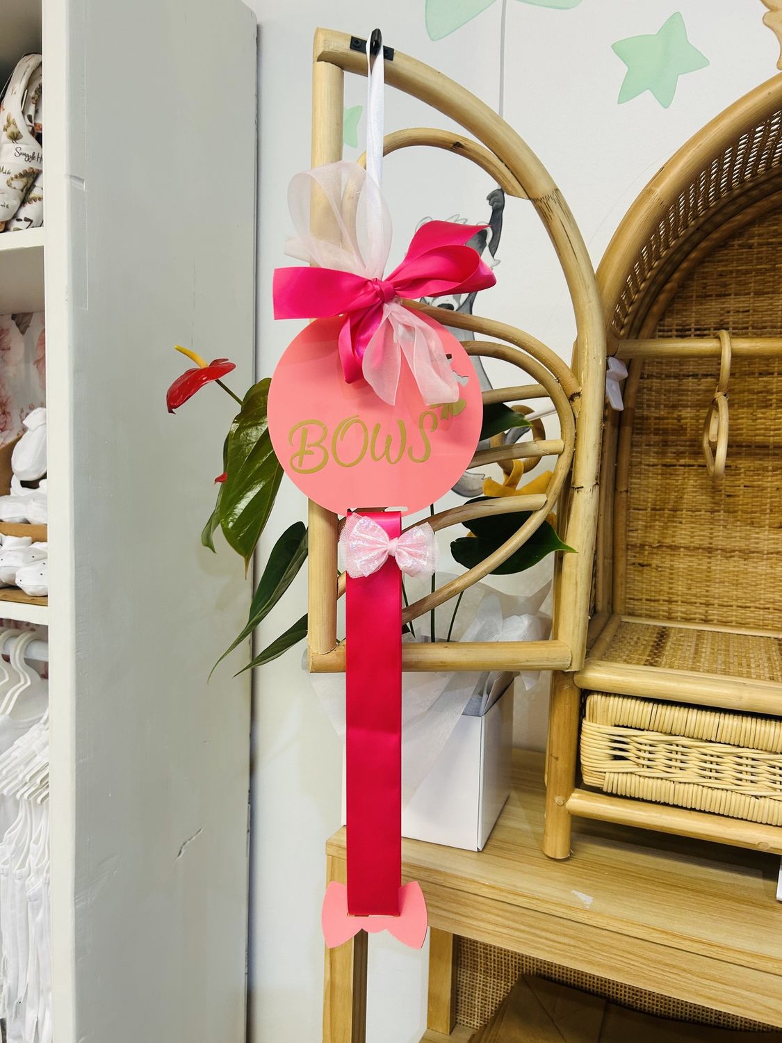 Pink Round Bow Holder