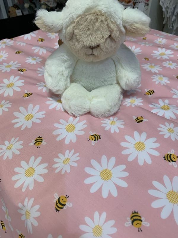 Cot Quilt- Daisy Bee