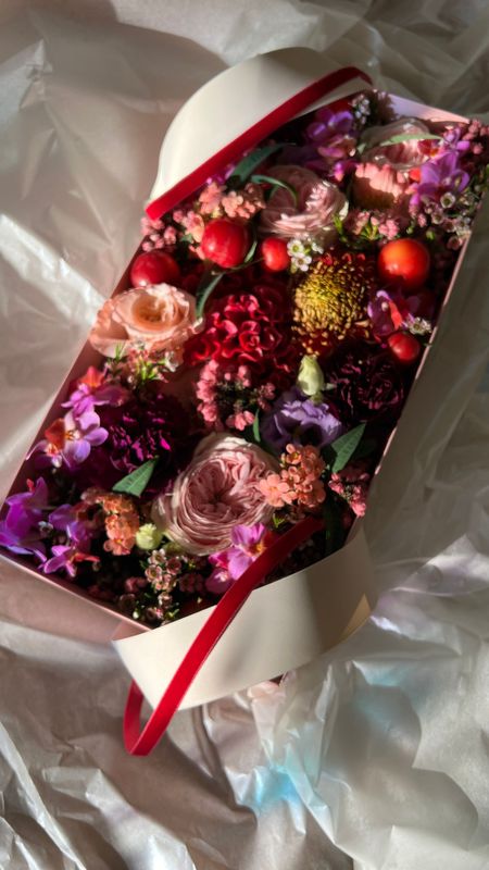 BOX MET VERSE BLOEMEN ~ BOX OF FLOWERS