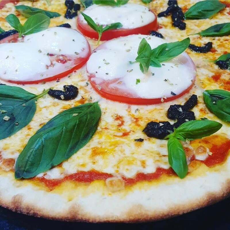 Pizza Caprese