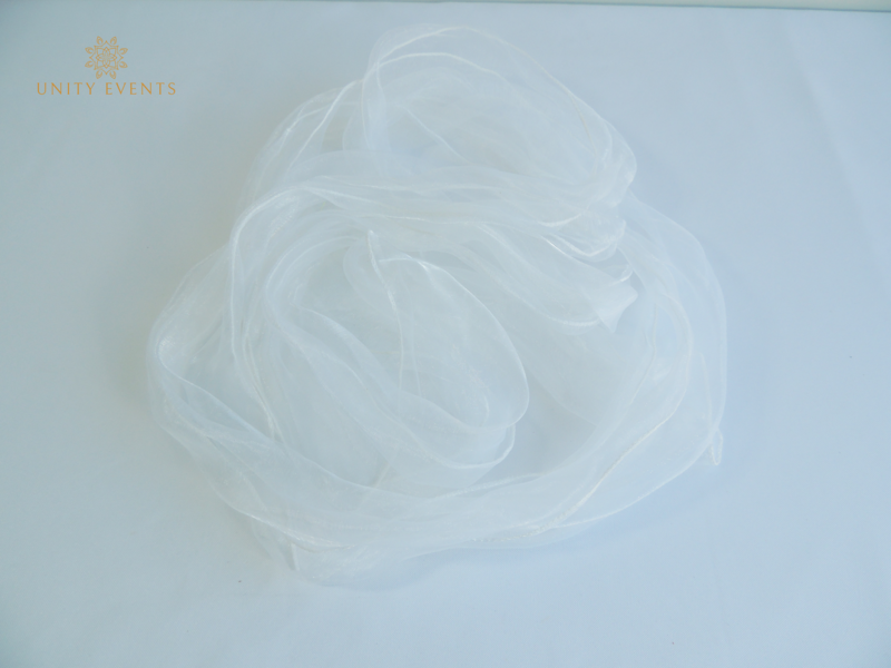 White table runner