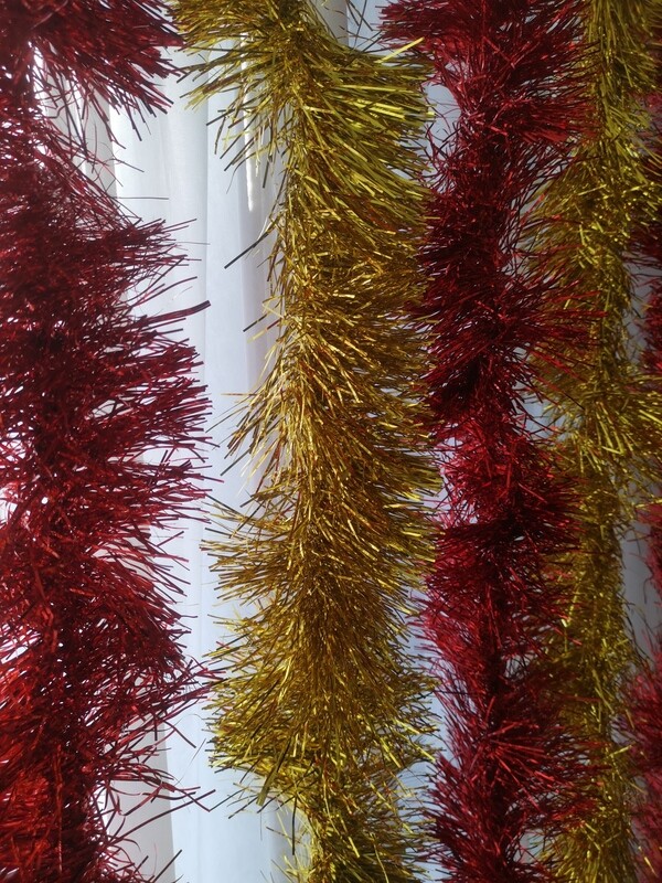 Tinsel garland
