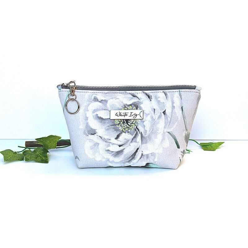 Grey &amp; White Rose Makeup Bag
