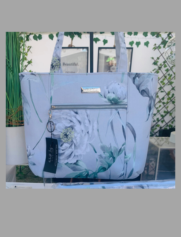Classic Grey &amp; White Rose Handbag