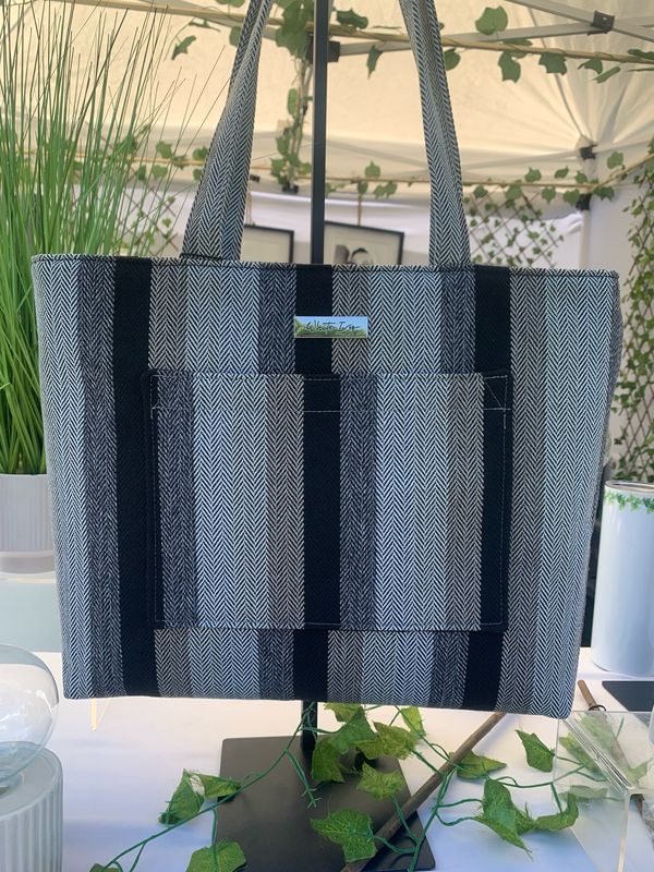 Black Savannah Handbag