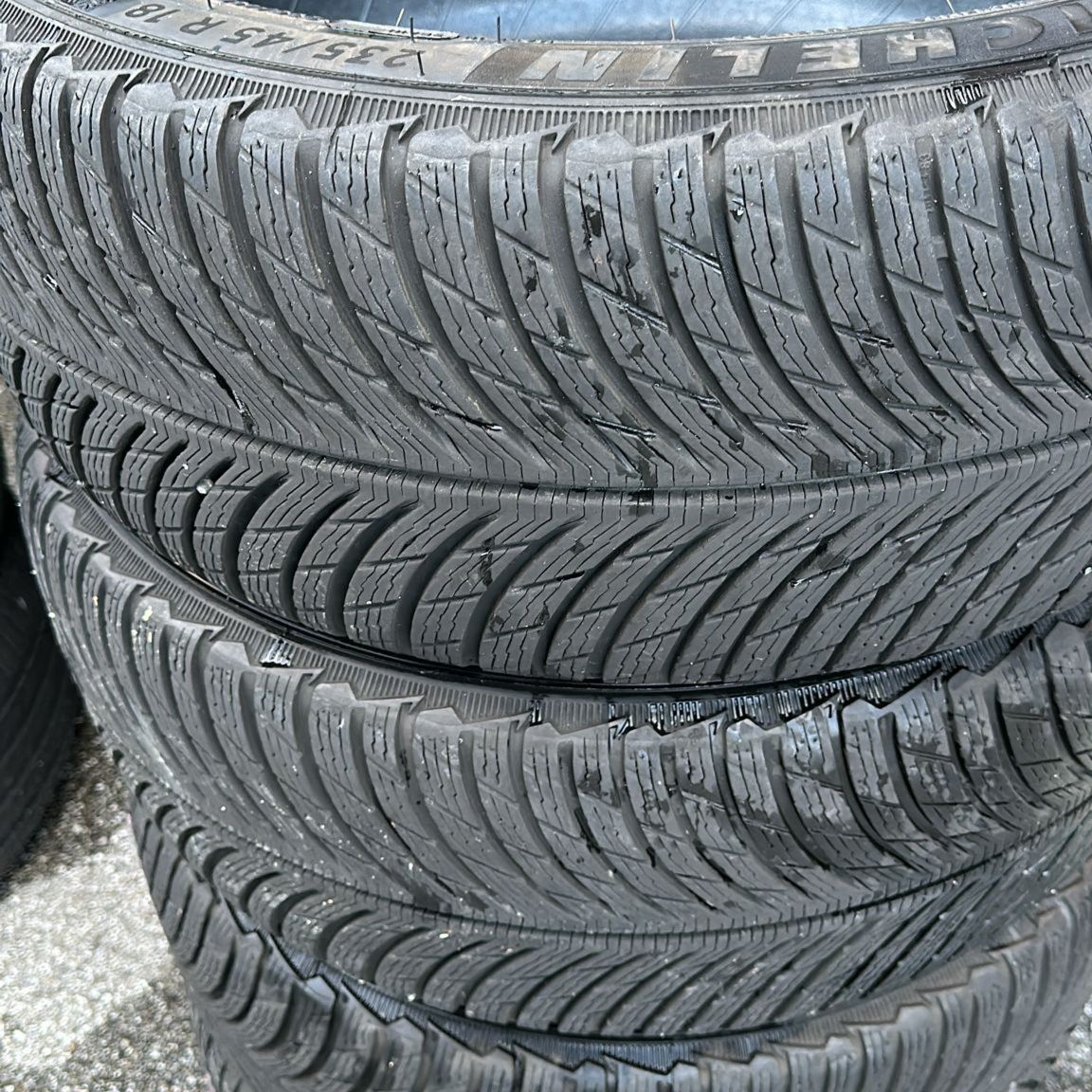 235/45R18 98V MICHELIN HIVER