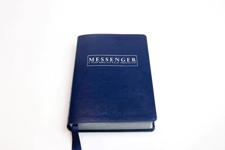 Messenger Study Bible Sapphire Blue/Silver NKJV