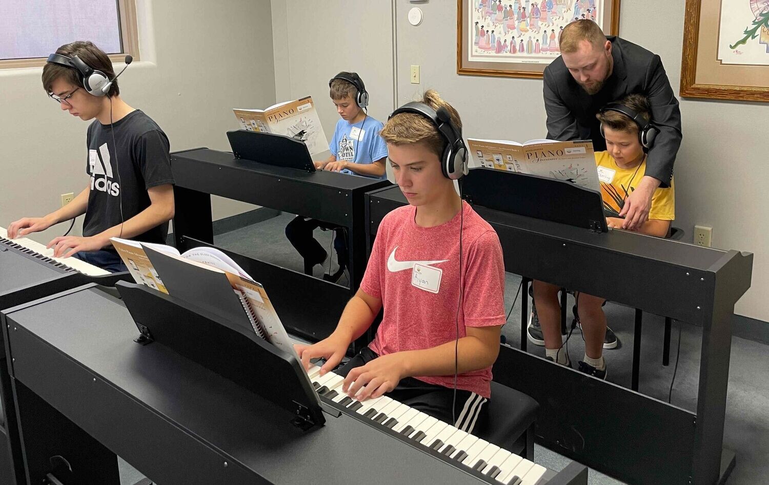 Group Beginning Piano, Ages 10-17
