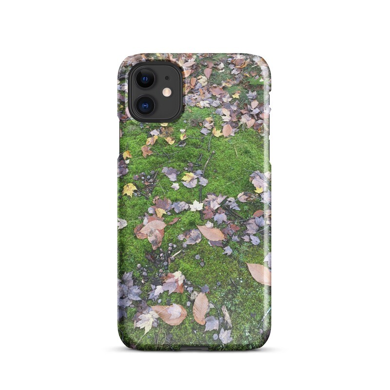 Mossy Ground (Snap case for iPhone®)