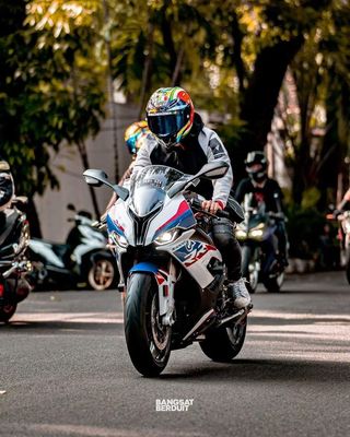 BMW