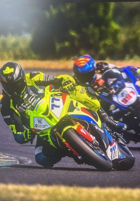 Professional Suit – €800