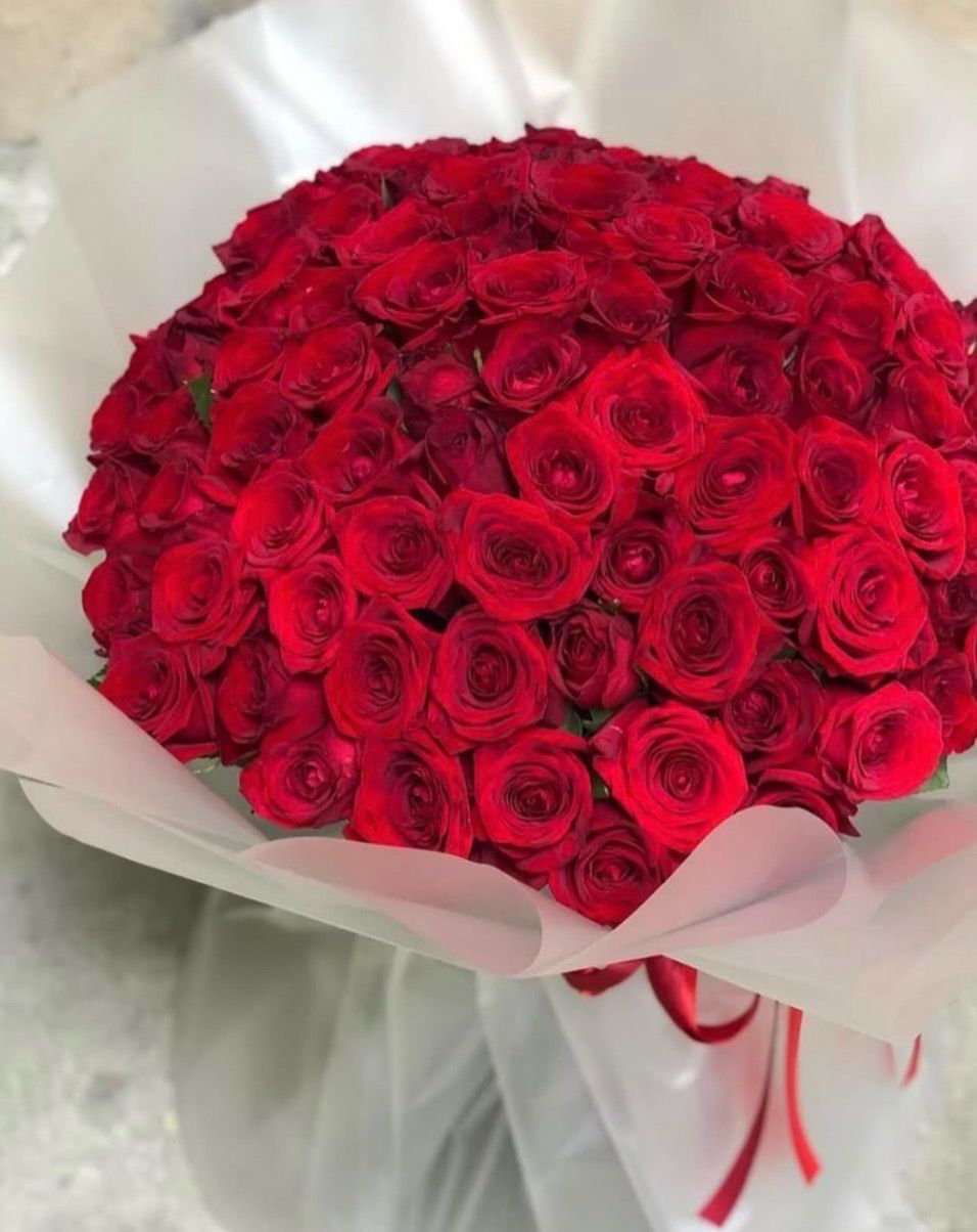 $650 - Hundred Roses Grand Bouquet (no vase) 48 Hours Advance Notice Required