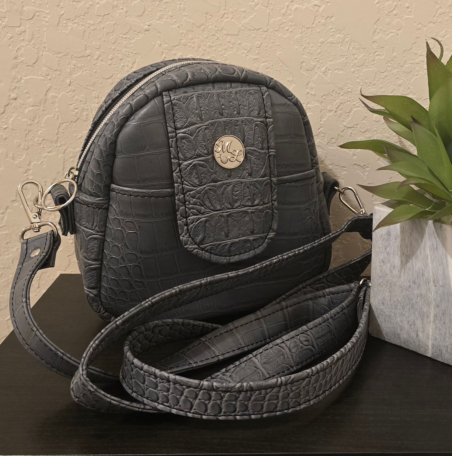 D.M. Crossbody