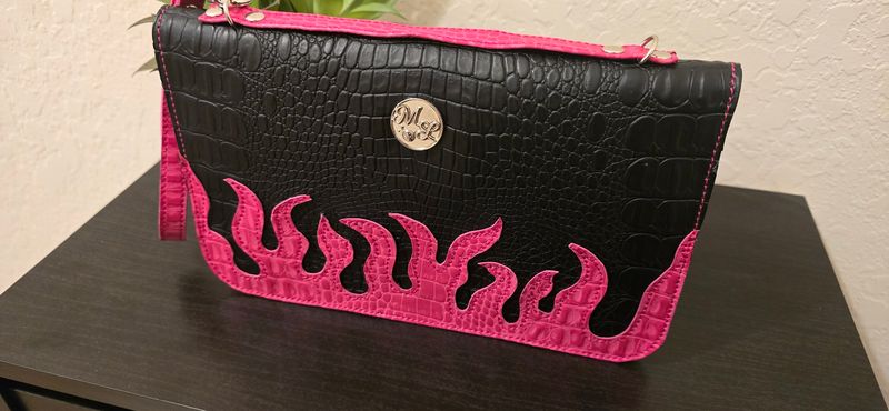 Pink Flames Bend and Snap Clutch