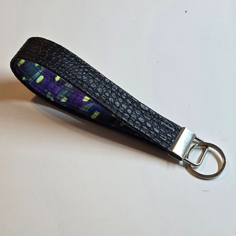 Key Fob Keychain Black Crocodile (2)
