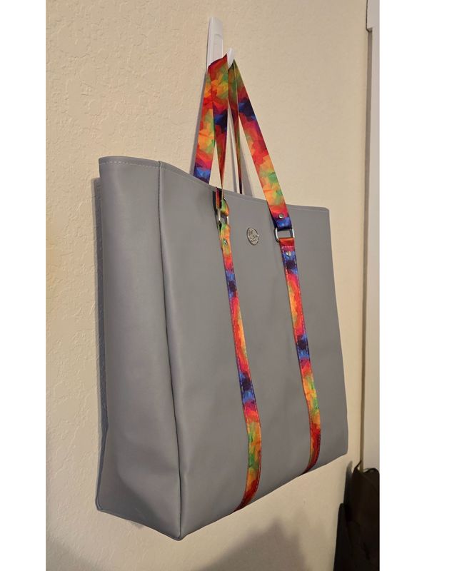 All-Inclusive Tote - Gray w Multi strap