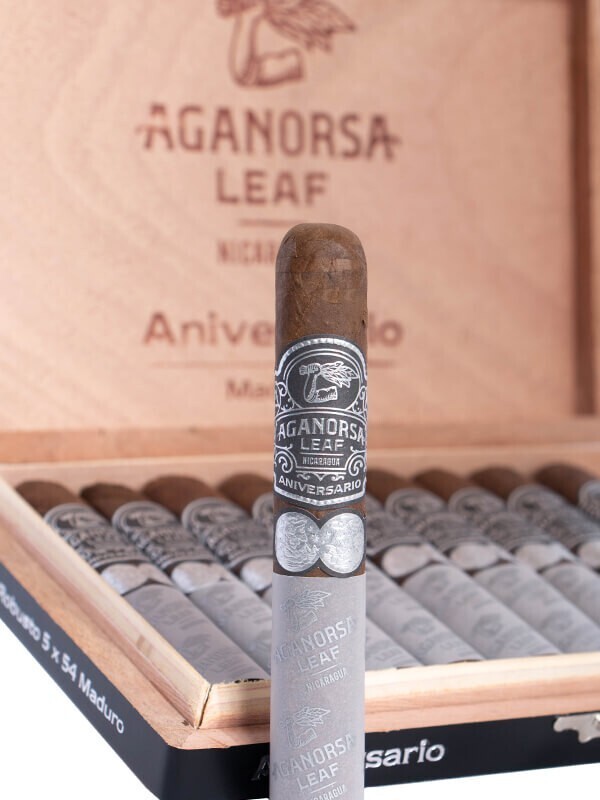 Aganorsa Leaf Aniversario Maduro Gran Toro